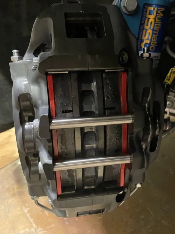 6thgencamarofront1 Camaro 6th Gen Alcon RACE Brake Kit (25mm Pad Front)