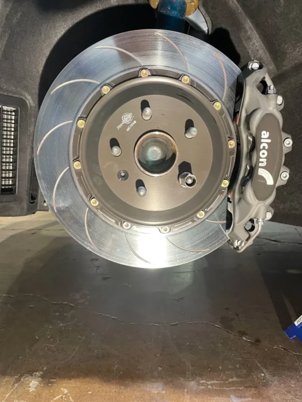 6thgencamarofront3 Camaro 6th Gen Alcon RACE Brake Kit (25mm Pad Front)